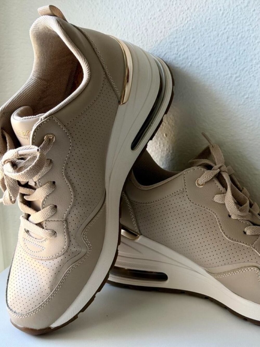 Skechers Million Air Hotter Air Taupe Wedge Sneakers Women’s 9
